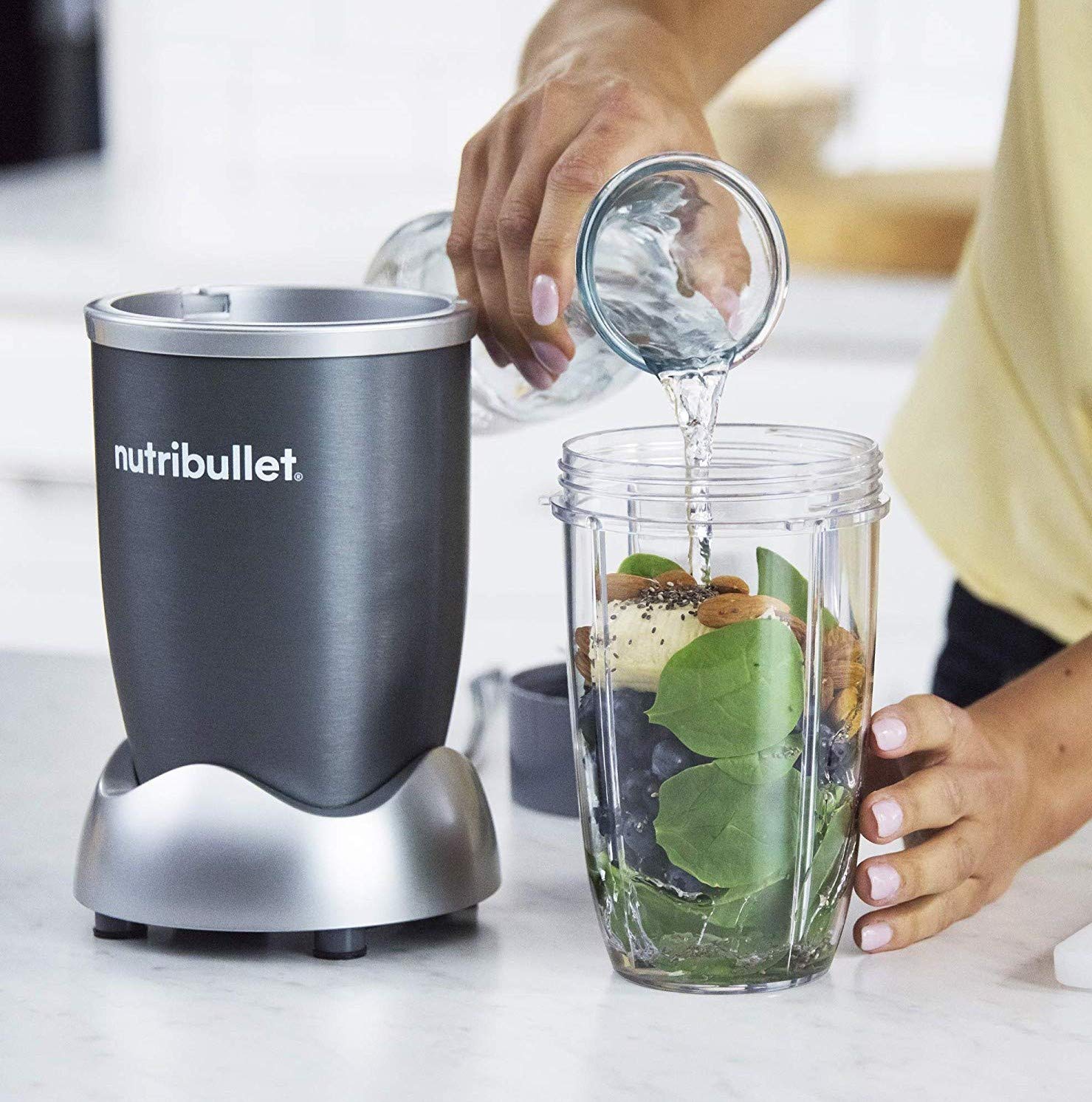 Nutribullet 600 Watts , Multi-Function High Speed Blender , Mixer System With Nutrient Extractor , Smoothie Maker, Gray , 5 Piece Set 1 year warranty مجموعة خلاط بقدرة 600 واط من نوتري بوليت Nutribullet 600 Watts , Multi-Function High Speed Blender , Mixer System With Nutrient Extractor , Smoothie Maker, Gray , 5 Piece Set 1 year warranty مجموعة خلاط بقدرة 600 واط من نوتري بوليت